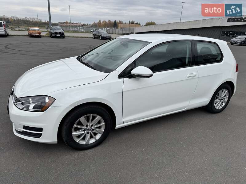 Хэтчбек Volkswagen Golf 2015 в Львове