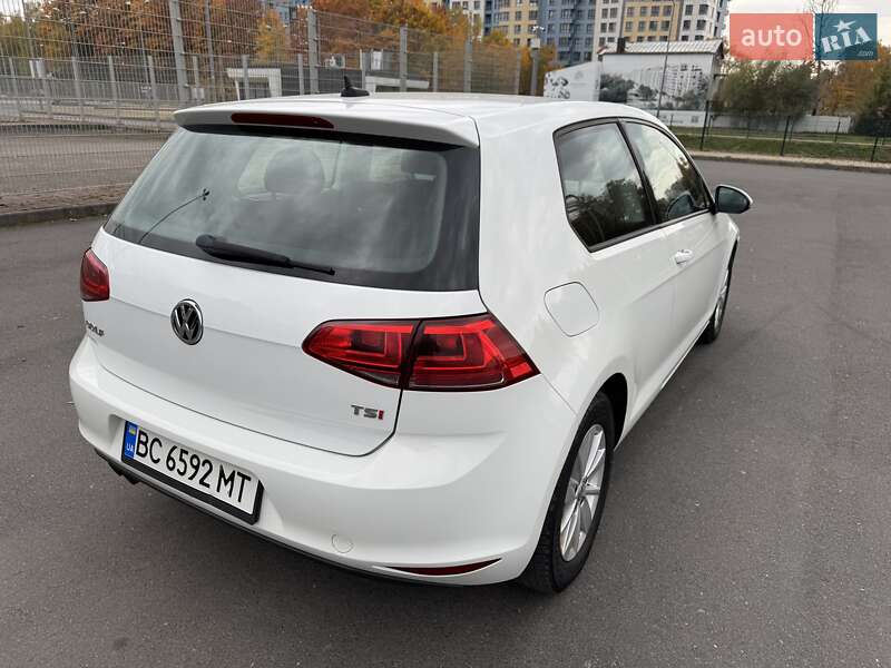 Хэтчбек Volkswagen Golf 2015 в Львове
