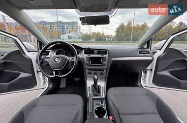 Хэтчбек Volkswagen Golf 2015 в Львове