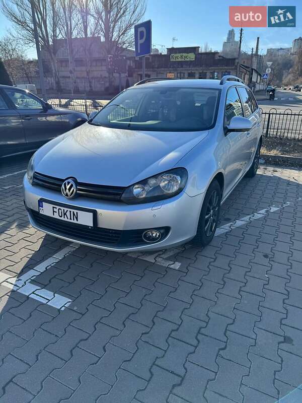 Універсал Volkswagen Golf 2011 в Києві