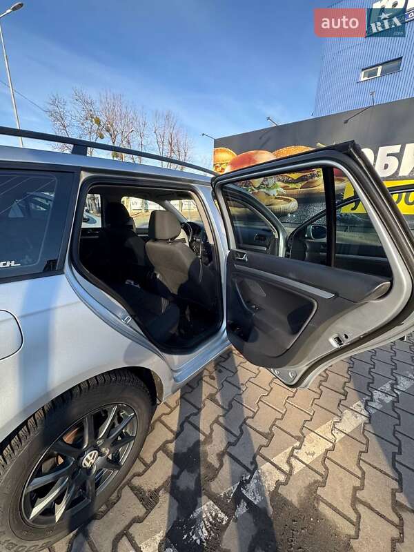 Універсал Volkswagen Golf 2011 в Києві