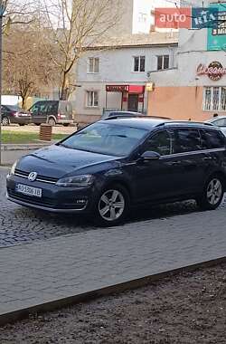 Универсал Volkswagen Golf 2014 в Сваляве