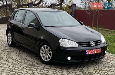 Хетчбек Volkswagen Golf 2004 в Луцьку