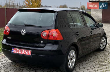 Хетчбек Volkswagen Golf 2004 в Луцьку