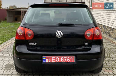 Хетчбек Volkswagen Golf 2004 в Луцьку