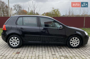 Хетчбек Volkswagen Golf 2004 в Луцьку