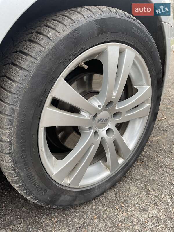 Універсал Volkswagen Golf 2012 в Луцьку