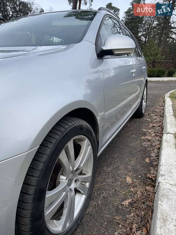 Універсал Volkswagen Golf 2012 в Луцьку