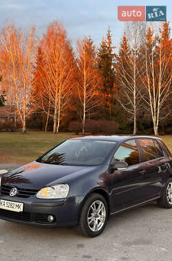 Хэтчбек Volkswagen Golf 2008 в Киеве