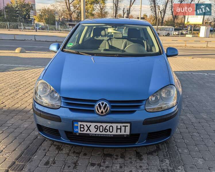 Хетчбек Volkswagen Golf 2003 в Хмельницькому
