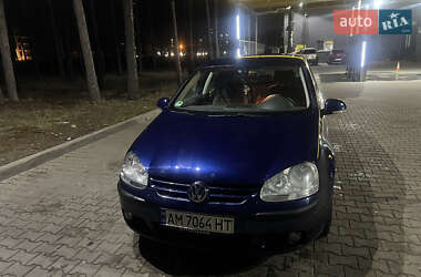 Хетчбек Volkswagen Golf 2004 в Радомишлі