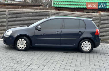 Хетчбек Volkswagen Golf 2004 в Міжгір'ї