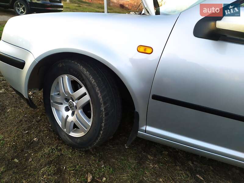 Універсал Volkswagen Golf 2001 в Зіньківі