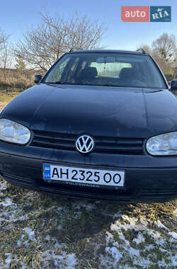 Универсал Volkswagen Golf 2002 в Буске