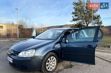 Хетчбек Volkswagen Golf 2004 в Сколе