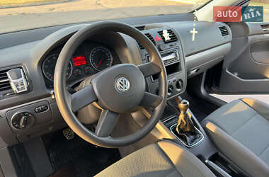 Хетчбек Volkswagen Golf 2004 в Сколе