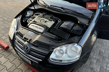 Хетчбек Volkswagen Golf 2007 в Луцьку