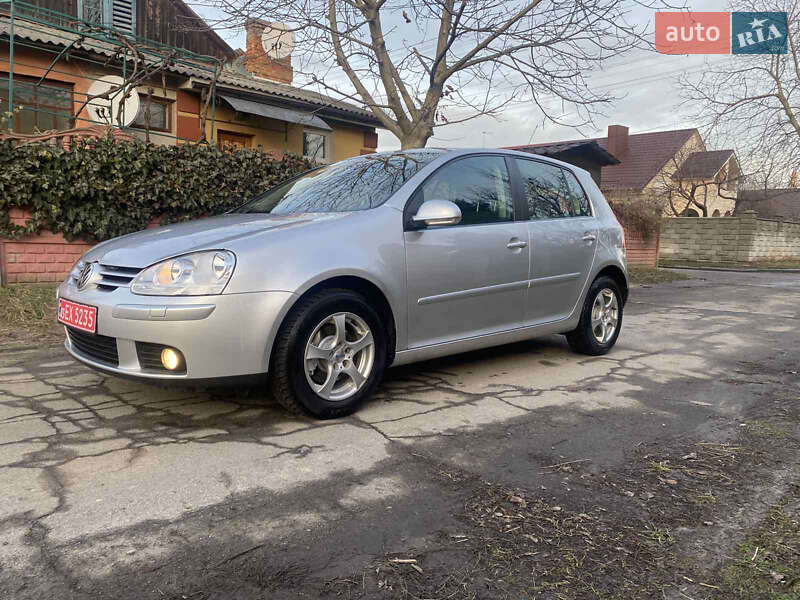 Хэтчбек Volkswagen Golf 2006 в Коростышеве