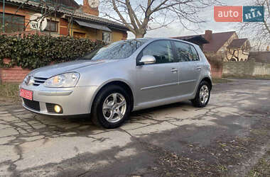 Хэтчбек Volkswagen Golf 2006 в Коростышеве