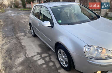 Хэтчбек Volkswagen Golf 2006 в Коростышеве