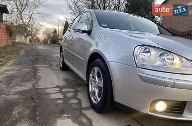 Хэтчбек Volkswagen Golf 2006 в Коростышеве