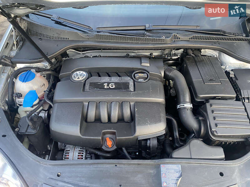 Хэтчбек Volkswagen Golf 2006 в Коростышеве