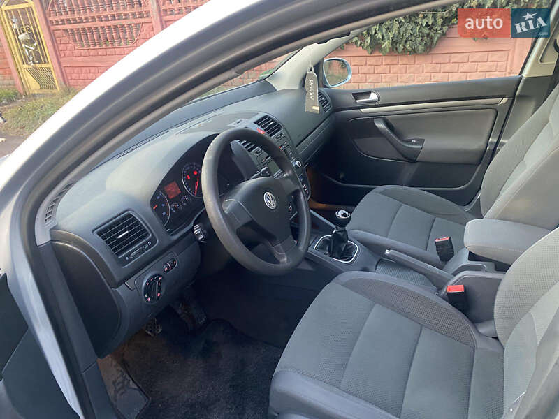 Хэтчбек Volkswagen Golf 2006 в Коростышеве