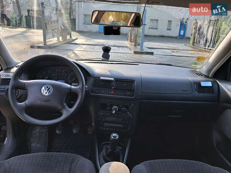 Універсал Volkswagen Golf 2000 в Коломиї