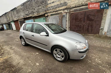 Хэтчбек Volkswagen Golf 2004 в Харькове