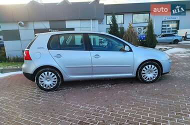 Хетчбек Volkswagen Golf 2006 в Сарнах