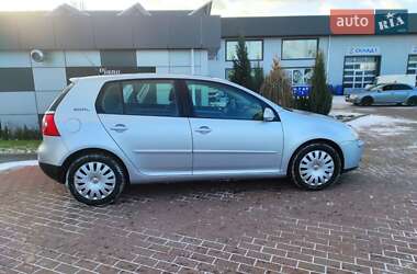 Хетчбек Volkswagen Golf 2006 в Сарнах