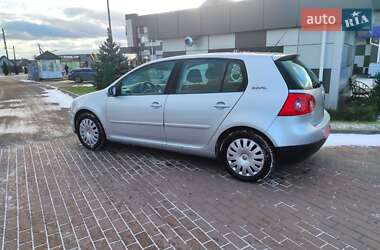 Хетчбек Volkswagen Golf 2006 в Сарнах