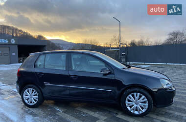 Хэтчбек Volkswagen Golf 2008 в Сваляве