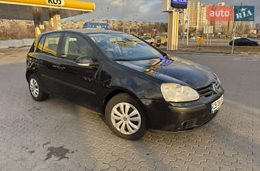 Хетчбек Volkswagen Golf 2004 в Києві