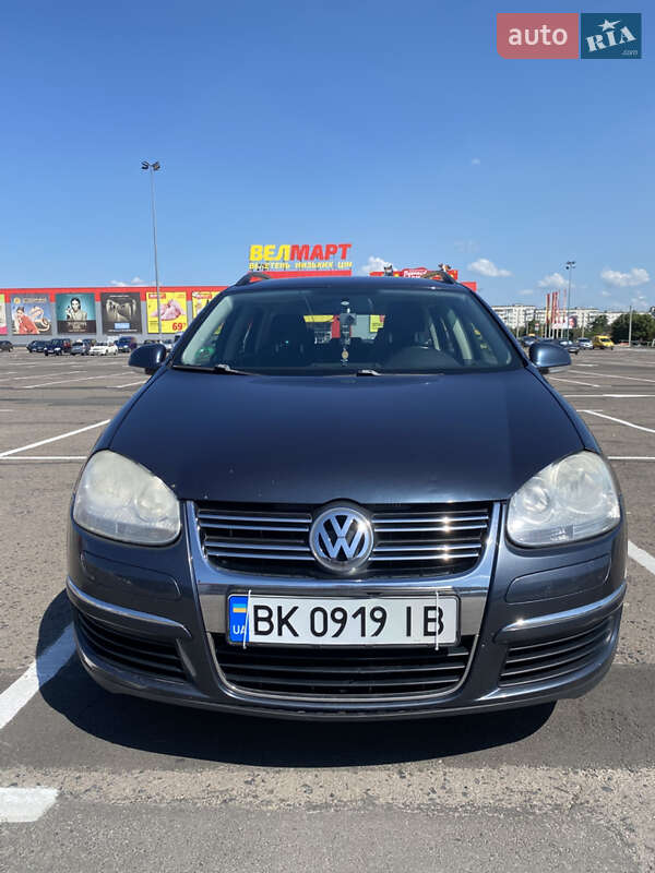 Універсал Volkswagen Golf 2009 в Рівному