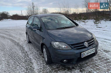 Хетчбек Volkswagen Golf 2005 в Львові