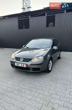 Хетчбек Volkswagen Golf 2003 в Козятині