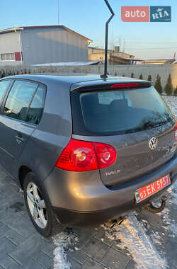 Хетчбек Volkswagen Golf 2005 в Луцьку