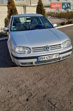 Хетчбек Volkswagen Golf 1998 в Роздільній