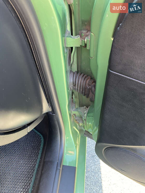 Хетчбек Volkswagen Golf 1998 в Києві