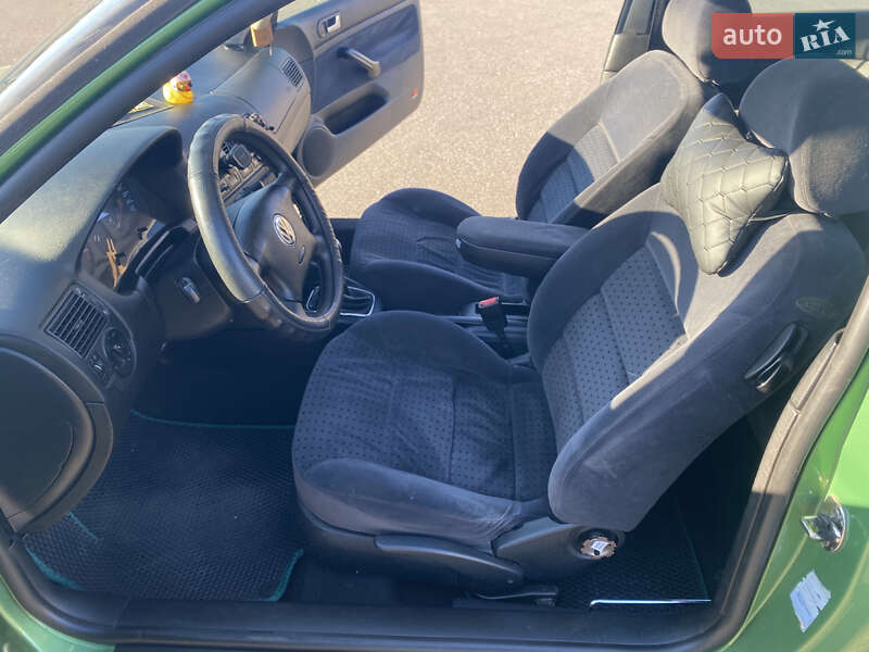 Хетчбек Volkswagen Golf 1998 в Києві