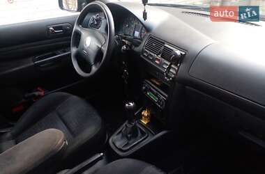 Універсал Volkswagen Golf 2005 в Луцьку