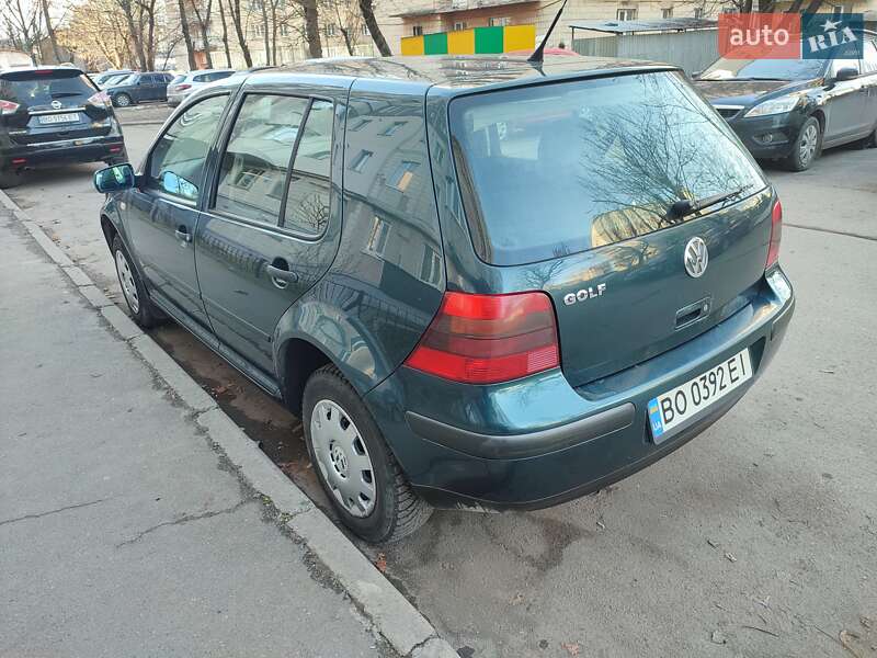 Хэтчбек Volkswagen Golf 2002 в Тернополе