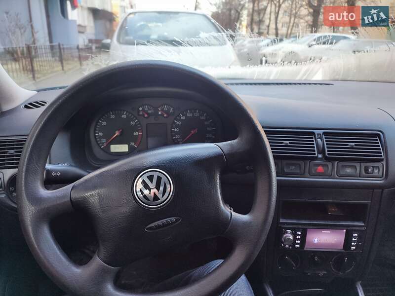 Хэтчбек Volkswagen Golf 2002 в Тернополе