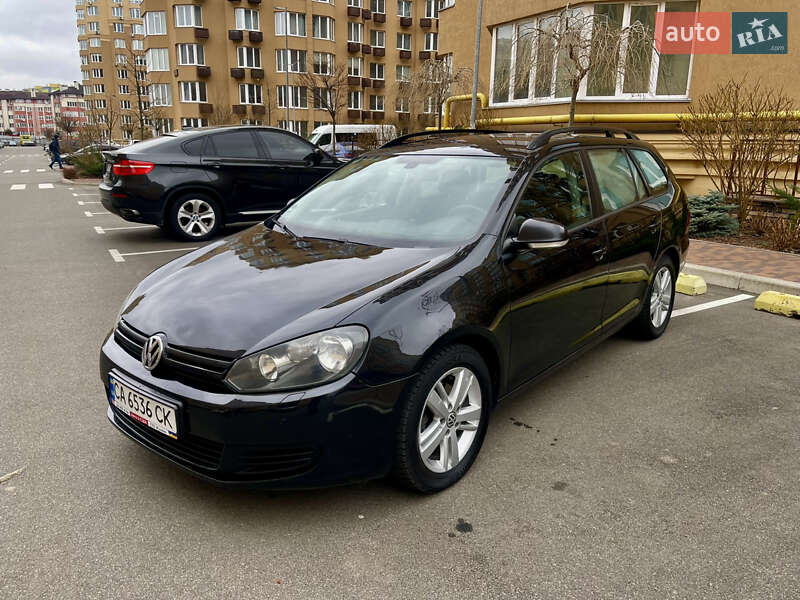 Універсал Volkswagen Golf 2011 в Києві