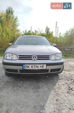 Універсал Volkswagen Golf 2003 в Здолбуніві