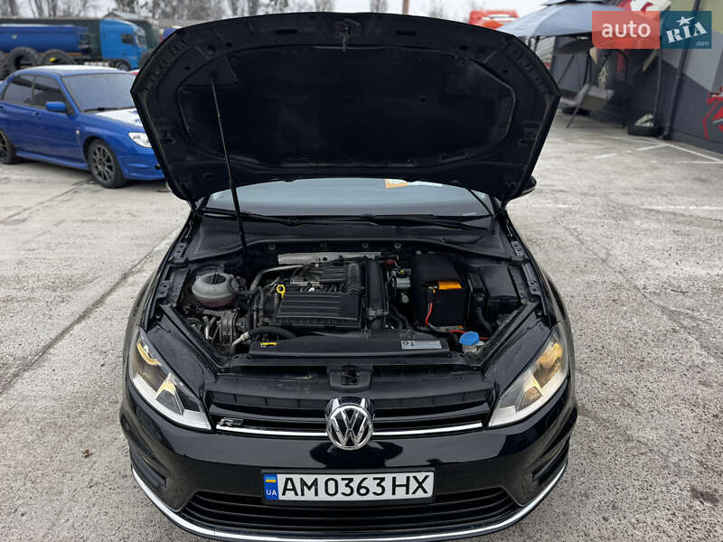 Хэтчбек Volkswagen Golf 2016 в Житомире