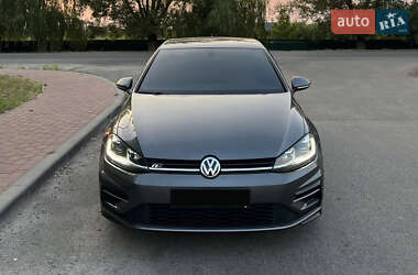 Хэтчбек Volkswagen Golf 2018 в Киеве