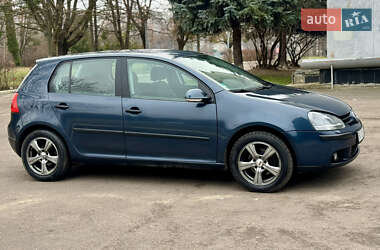 Хетчбек Volkswagen Golf 2004 в Рівному