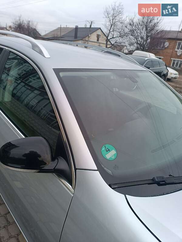 Универсал Volkswagen Golf 2012 в Житомире